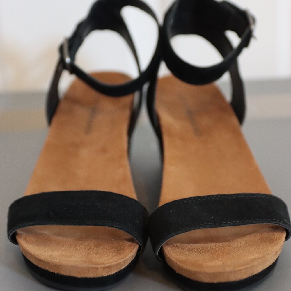 Lucky Brand Black and Tan Wedges